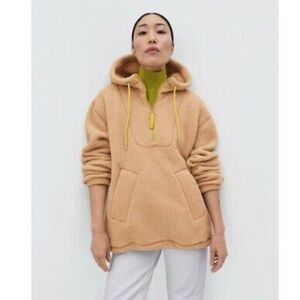 Everlane The ReNew Fleece Hoodie in Camel size Small Women’s Teddy Pullover